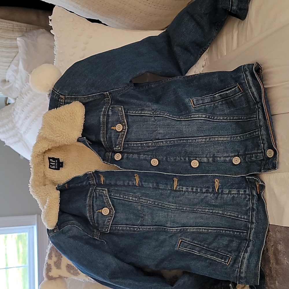 Gap denim with teddy inside lining size xs jean jacket